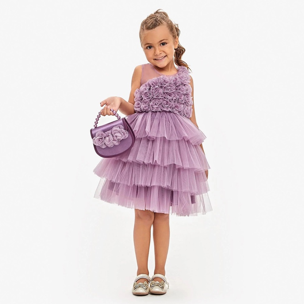 FINAL SALE✨

PINK GIRLS Lavender Ruffled Dress with Matching Purse